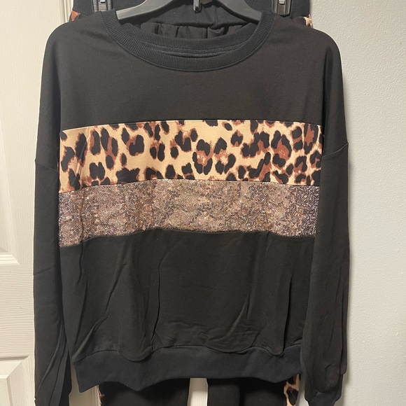 SHEIN Black and Leopard Print Sweatshirt - Picture 6 of 9